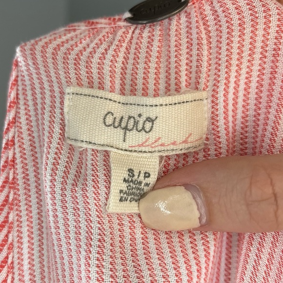 Flowy Ruffle Top - Picture 4 of 5